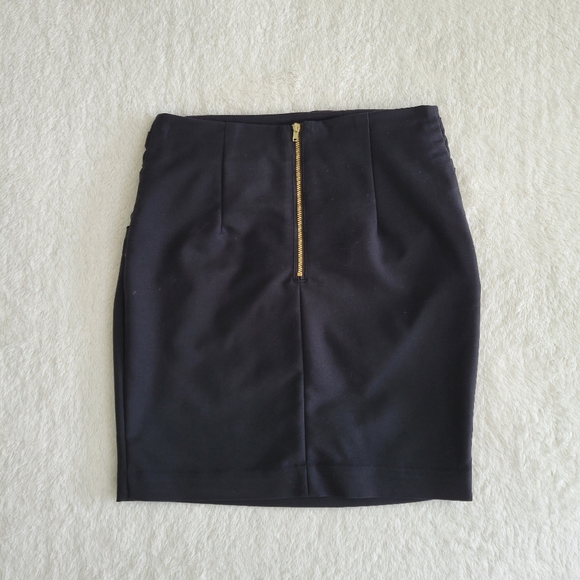 H&M black mini skirt with wrap detail and gold back zipper size 6 - Picture 2 of 13